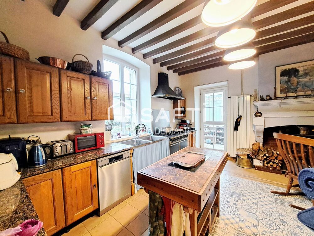 Domaine dexception avec maison de maître, gîtes, dépendances et 3 hectares