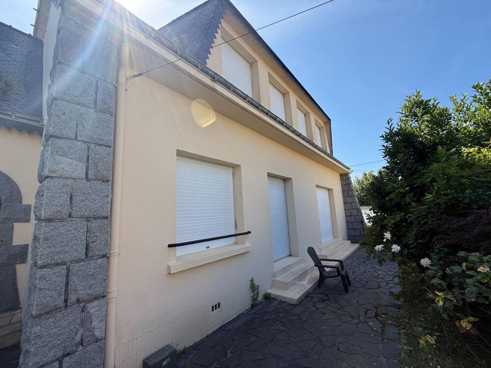 Maison avec beaux volumes à deux pas de la plage.