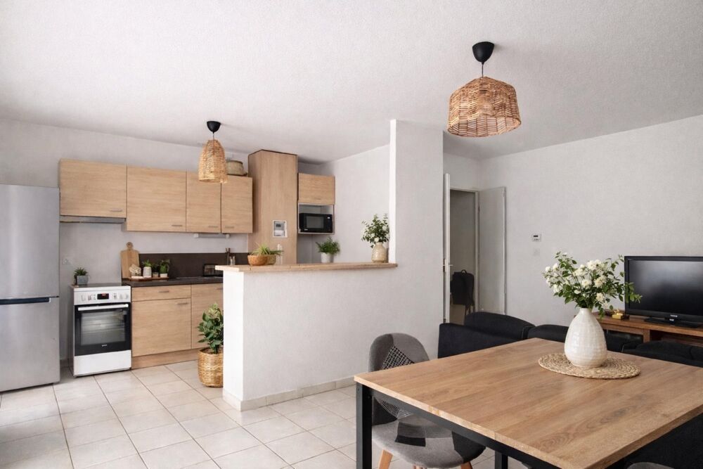 T3 Centre-ville avec balcon et parking  Résidence calme