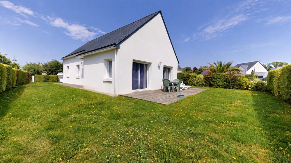 Maison plain-pied, 3 chambres, garage et jardin de 499 m².(Visite virtuelle disponible)
