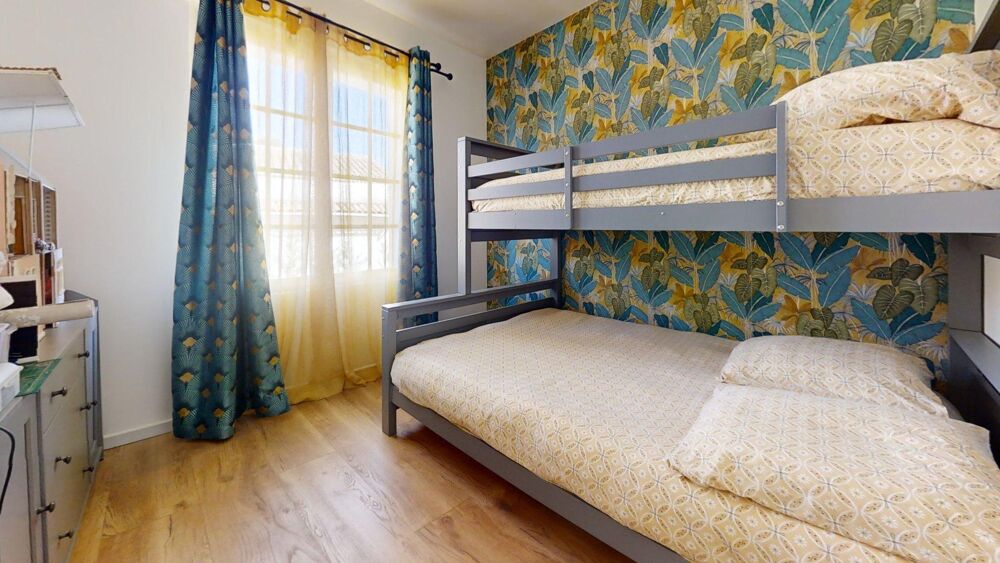 Vente Maison Proche du Brusc, Maison individuelle T5 sur 600 m2 de terrain, entièrement rénovée avec garage et atelier/buanderie Six-fours-les-plages