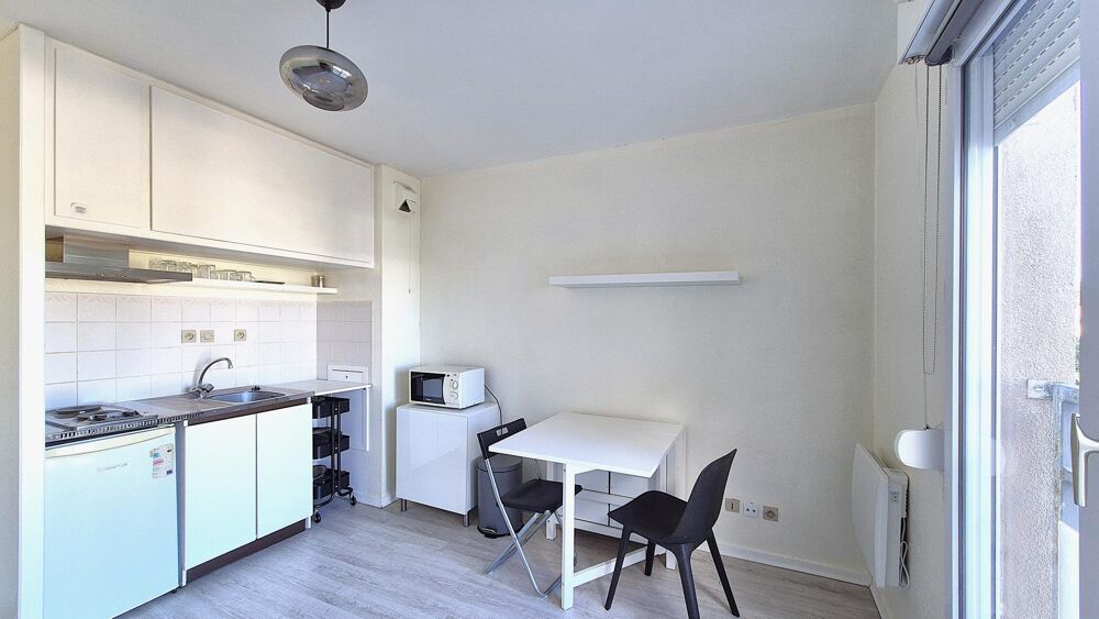 Studio lumineux avec parking  idéal investisseur