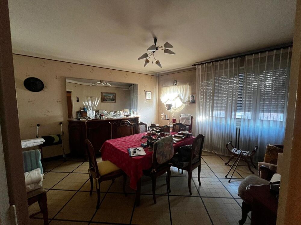Appartement type 4+grenier à Pont de Cheruy centre ville et 2 garages 38230