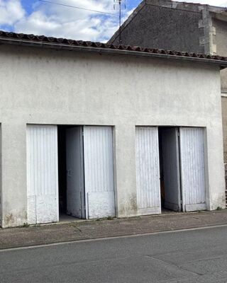 Vente Parking/Garage deux garage sur la commune de Coutras qui peuvent réhabilité en habitation Coutras