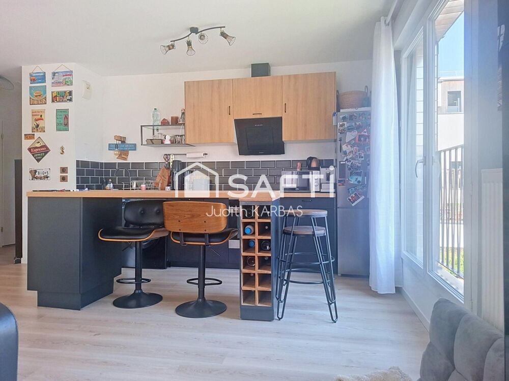 Vente Appartement Deux pièces avec patio Romainville
