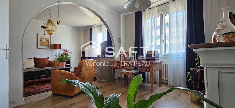 Vente Maison Maison de ville, 2 niveaux, 3 chambres, garage double et extérieur proche tous services La roche-sur-yon