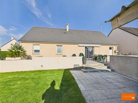   Pavillon de plain-pied tout confort avec piscine � Saint-Fraimbault-de-Pri�res Maison - 6 pi�ce(s) - 100 m�