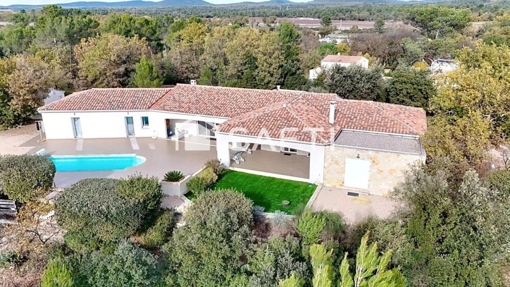 Villa d'architecte de 205 m² avec une vue exceptionelle, une piscine et un garage de 50 m²