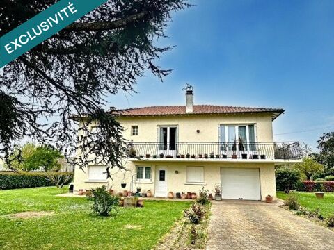   CARBONNE - Maison de 1974, de 123 m2 environ sur deux niveaux. Maison - 6 pi�ce(s) - 124 m�