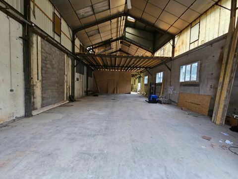 Local professionnel 337 m&sup2; Abrest id&eacute;al Artisan ou stockage 198000 03200 Abrest