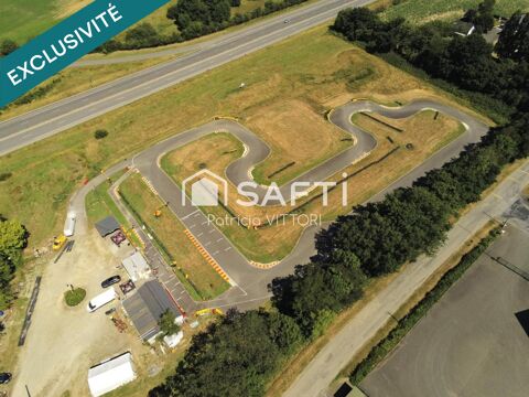 Site de karting de 2,45 ha avec piste de 420 m r&eacute;cente. 380000 53810 Change