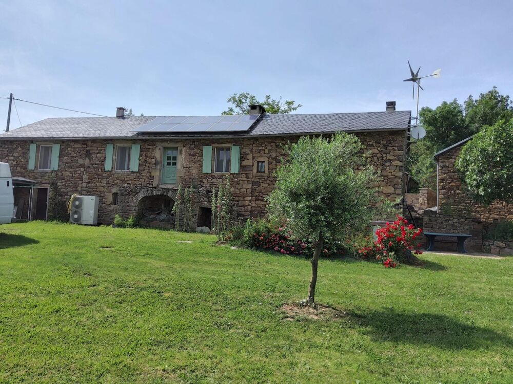 Vente Maison Ensemble de trois maisons en pierre dont un gte sur un terrain plat de 7000m2 Martrin