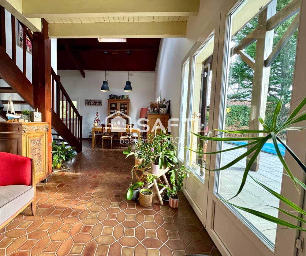 � vendre  Maison Saint-Jean-d'Illac (33127)