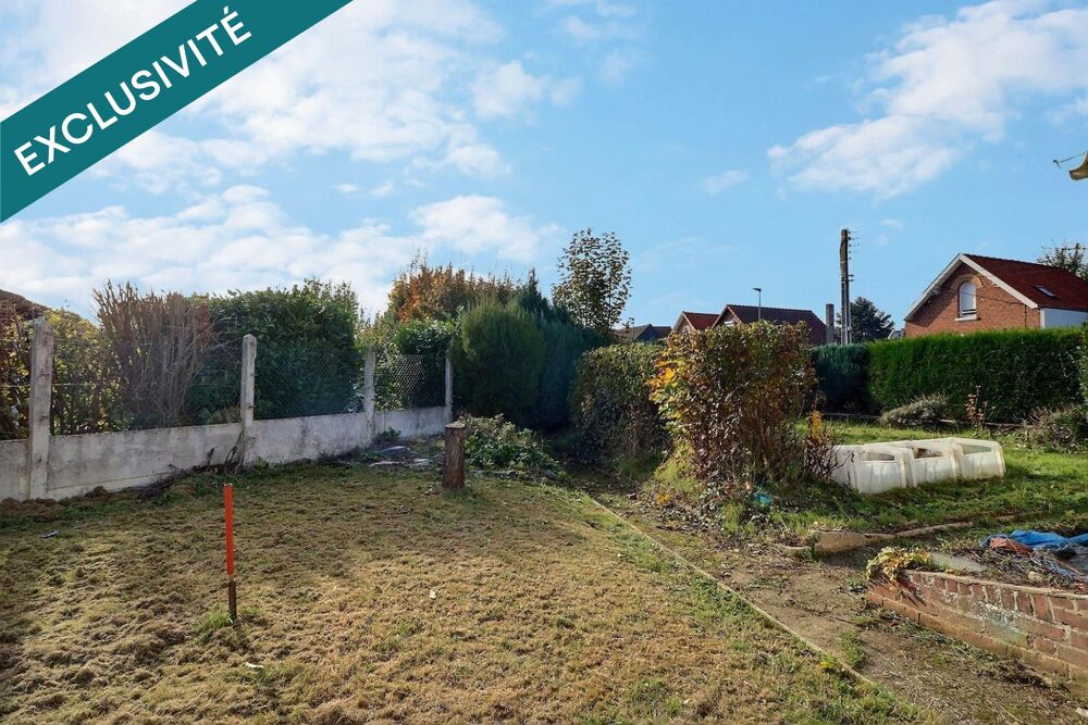Vente Maison Charmante maison semi-mitoyenne, très bien située, jardin et garage ! A conforter . Saint-hilaire-lez-cambrai