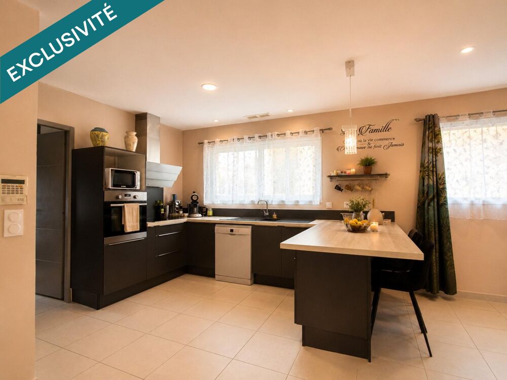Vente Maison Villa contemporaine 4 faces au fond d'une impasse avec piscine 8x4 et panneaux photovoltaïques Cazouls-les-beziers