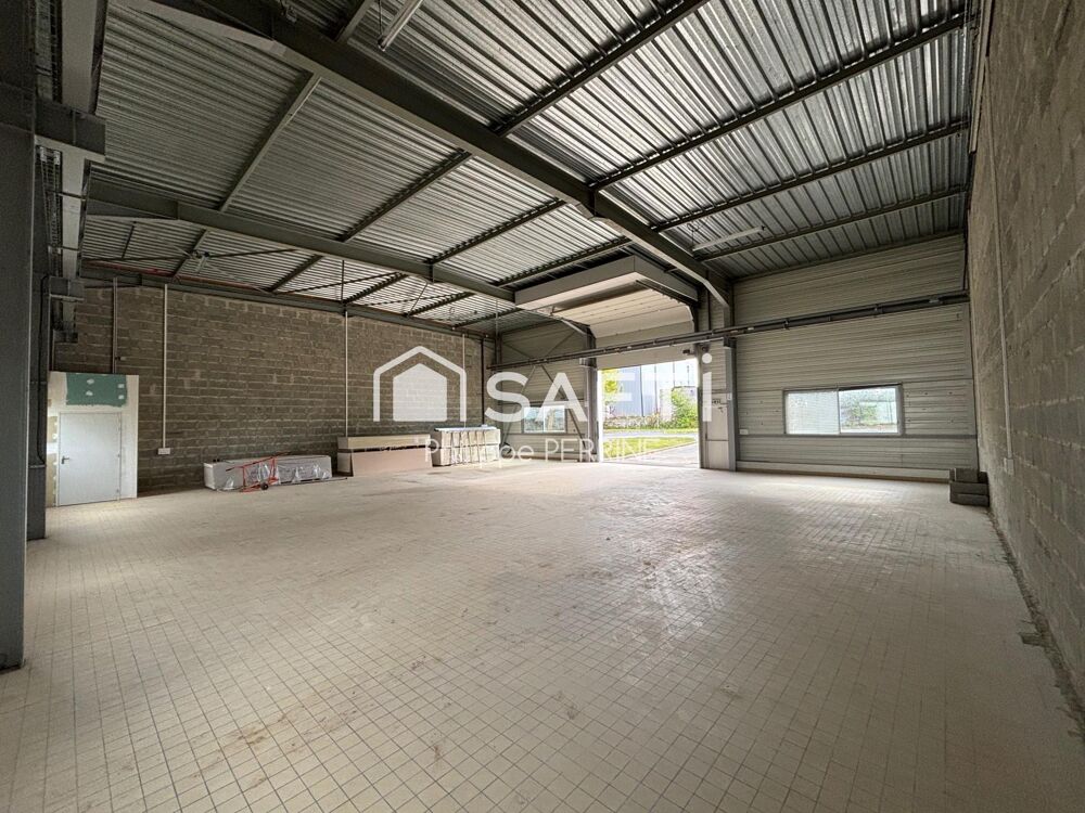   Local d'activité Douvres la Délivrande 160 m2 + 2 places de parking 