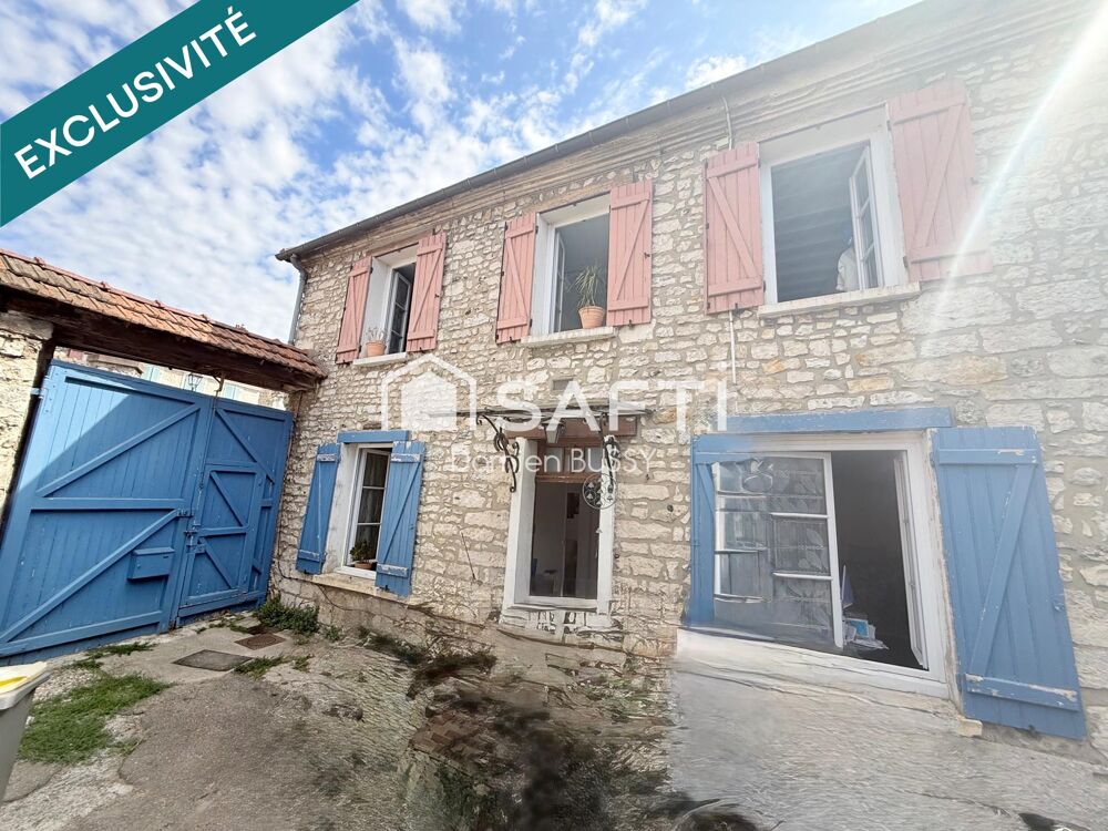 Maison à fort potentiel avec des dépendances