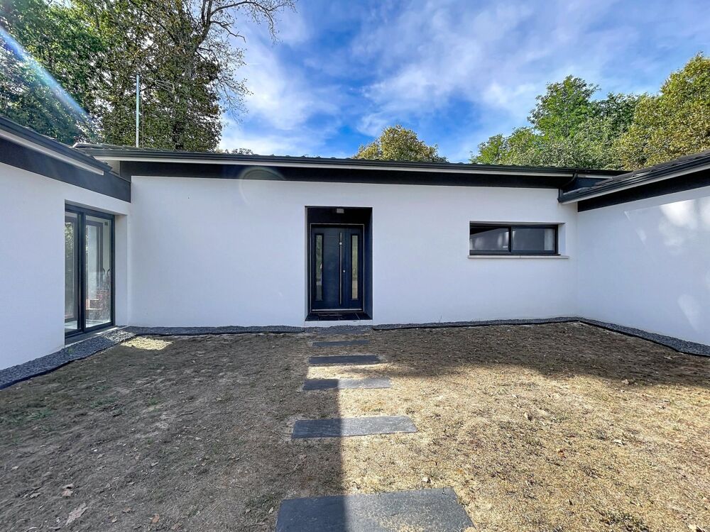 Maison contemporaine de plain-pied de 244m2
