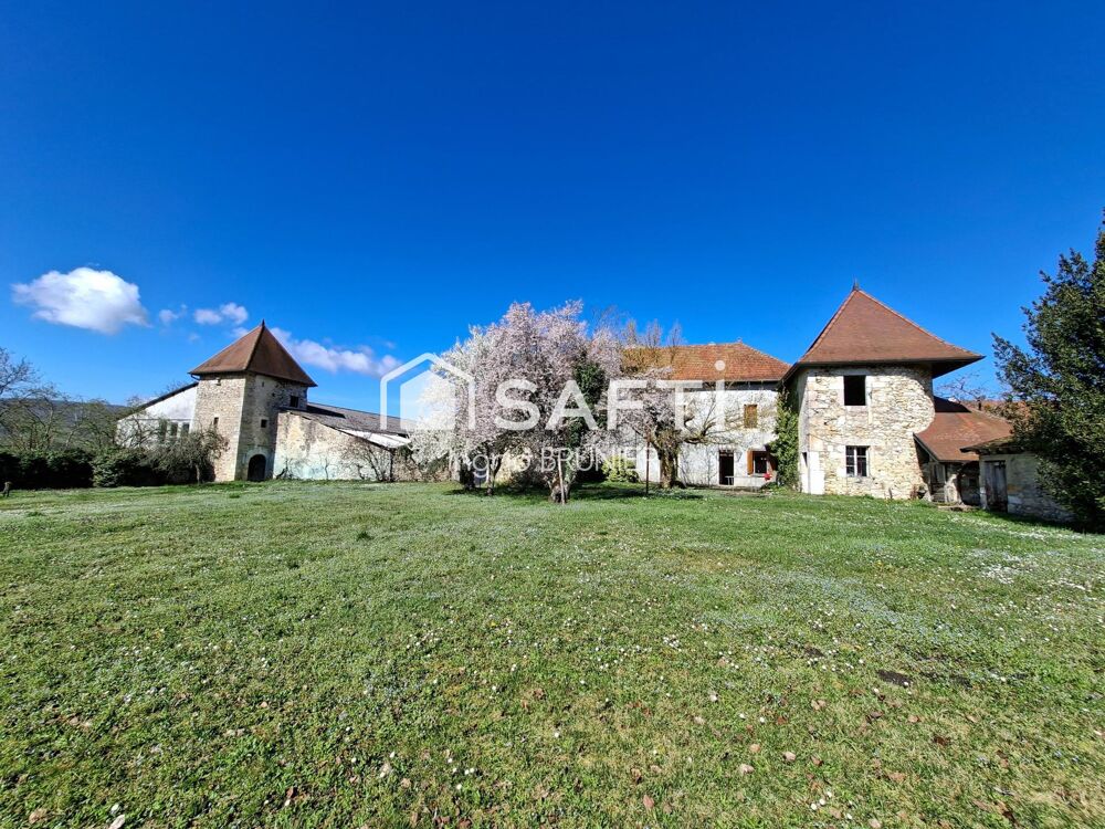 Maison forte avec 13 hectares de terrain