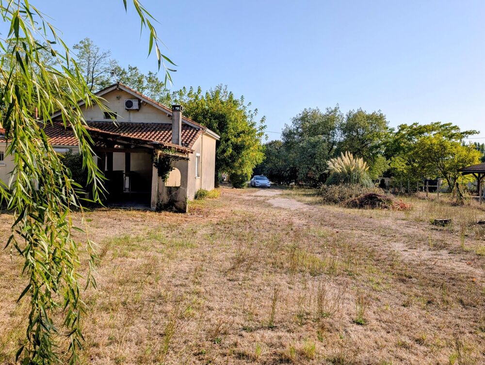 Maison de Charme en pierre avec joli terrain de 3833m².