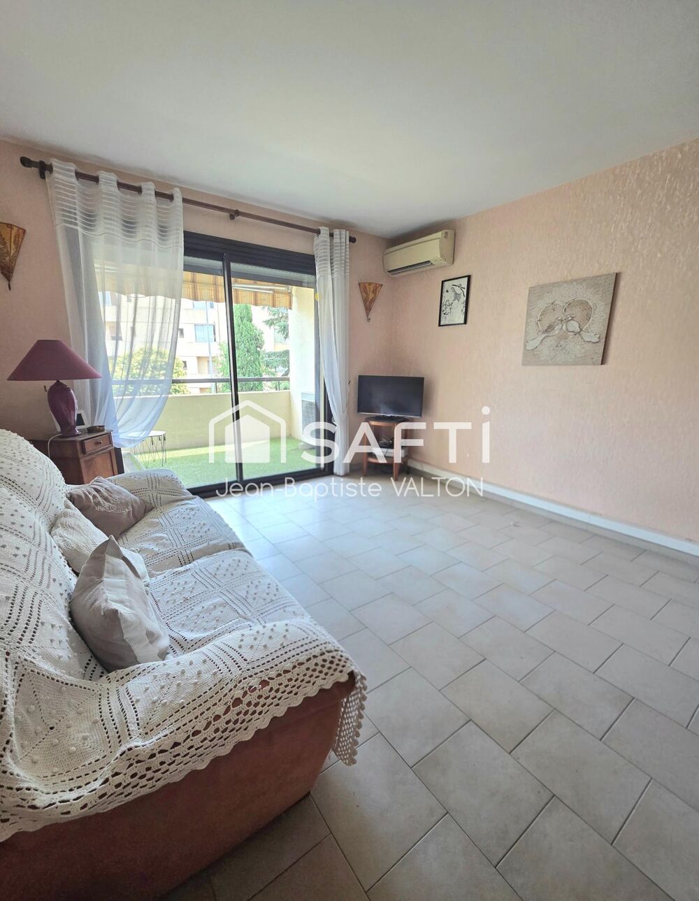 Vente Appartement Appartement T3 ascenseur, terrasse, et parking privatif à 5mn à pied des plages et du port de Sanary Sanary-sur-mer