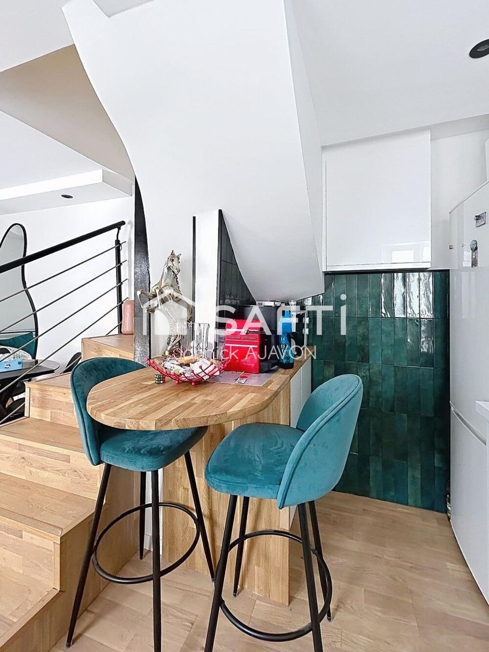 Vente Appartement Duplex au calme sur cour au coeur d'une rue piétonne prisée du Bas de Montreuil Montreuil