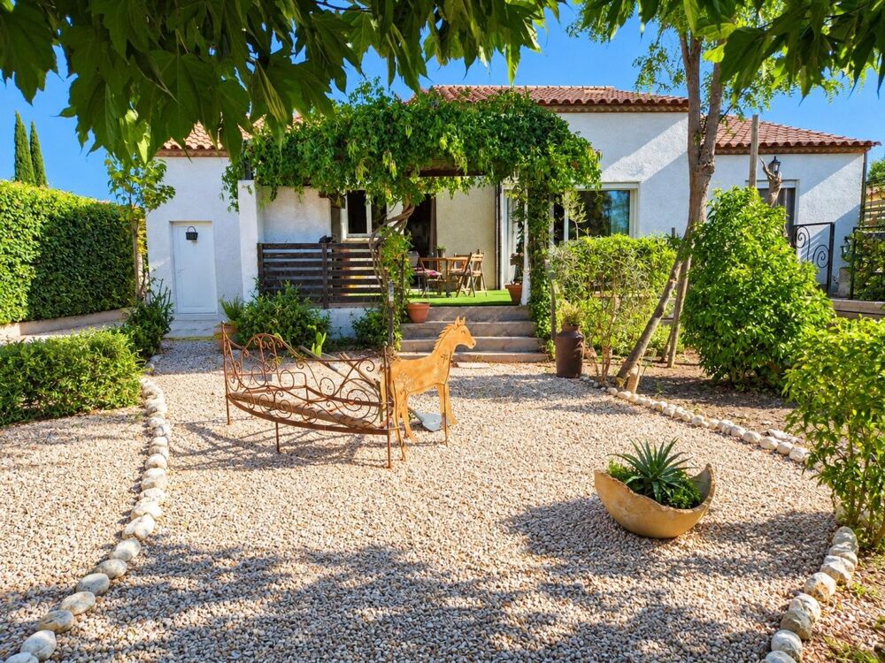 Maison de 166m2 avec 4 chambres + studio 20m2 équipé