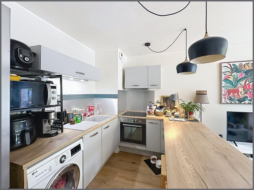 T2 RÉCENT AVEC GRAND BALCON ET PARKING !