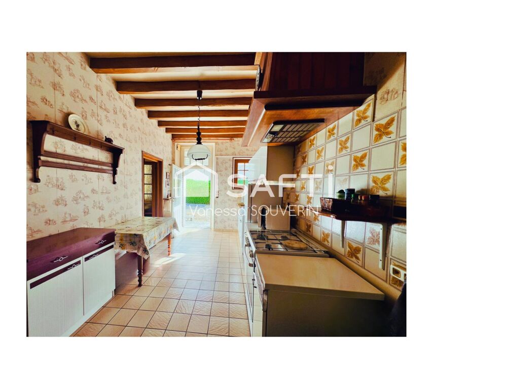 Maison de village avec dépendance sur 1248 m2 clos