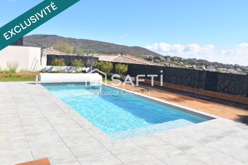 Magnifique villa lumineuse de plain pied avec piscine.
