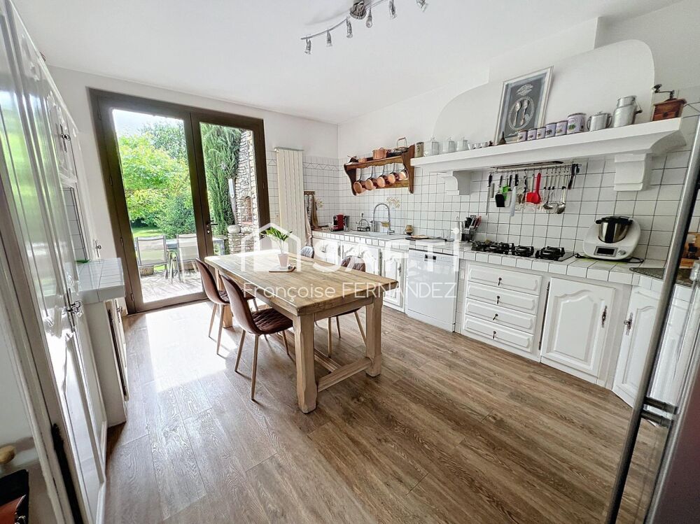 Villa T5 avec Parc de 3500 m² et piscine