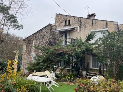 Sp&eacute;cial investisseur!!! A vendre immeuble compos&eacute; de 12 appartements 461500 32150 Cazaubon