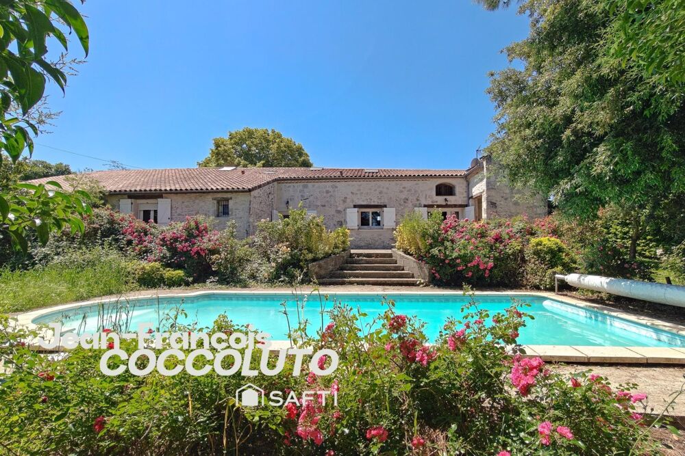 Maison familiale en pierre rénovée avec piscine
