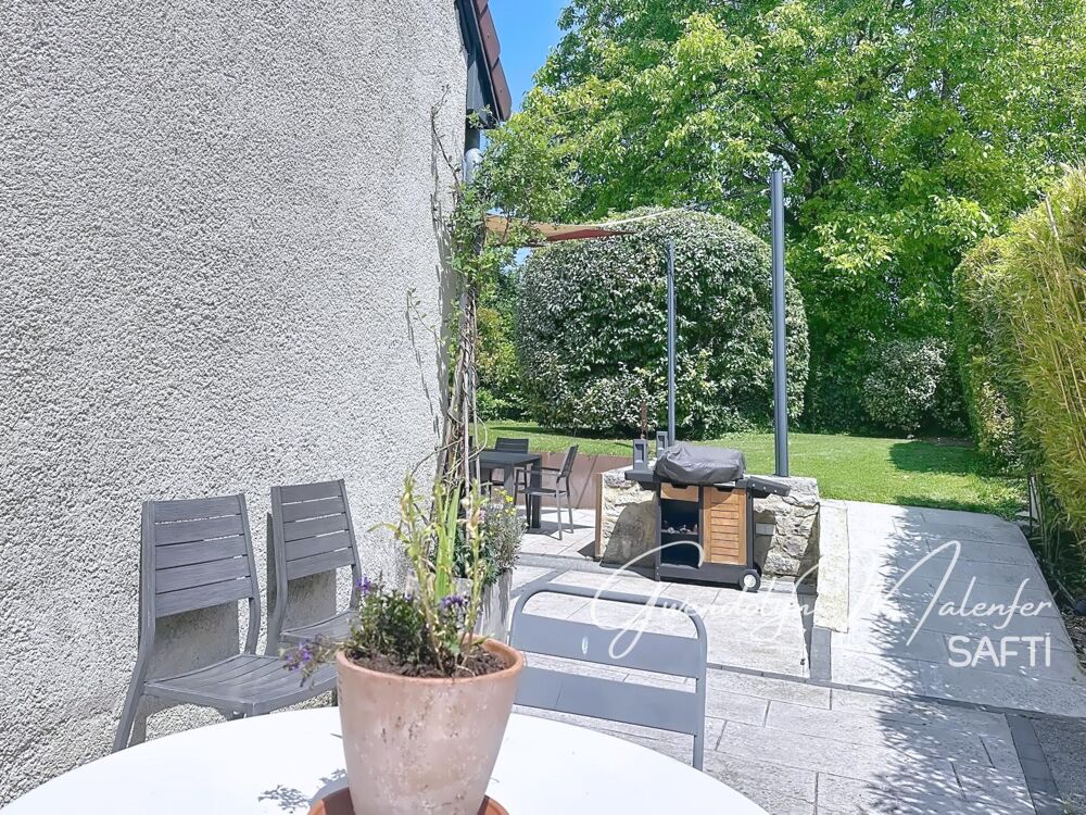 Magnifique maison en pierre avec intérieur contemporain