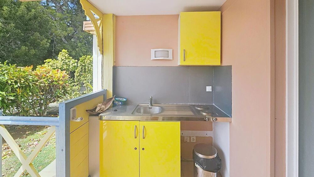 Vente Appartement Studio meublé à quelques pas des eaux turquoise Sainte-anne