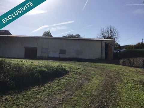   Ensemble de bâtiments de 1400 m2 centre Castillonnès. 