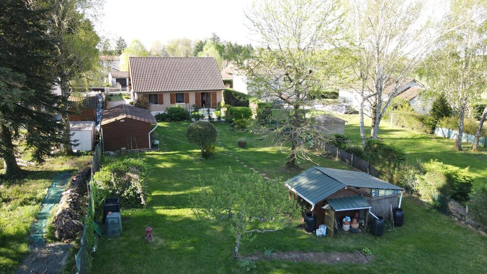 Magnifique jardin pour cette maison dans le bourg