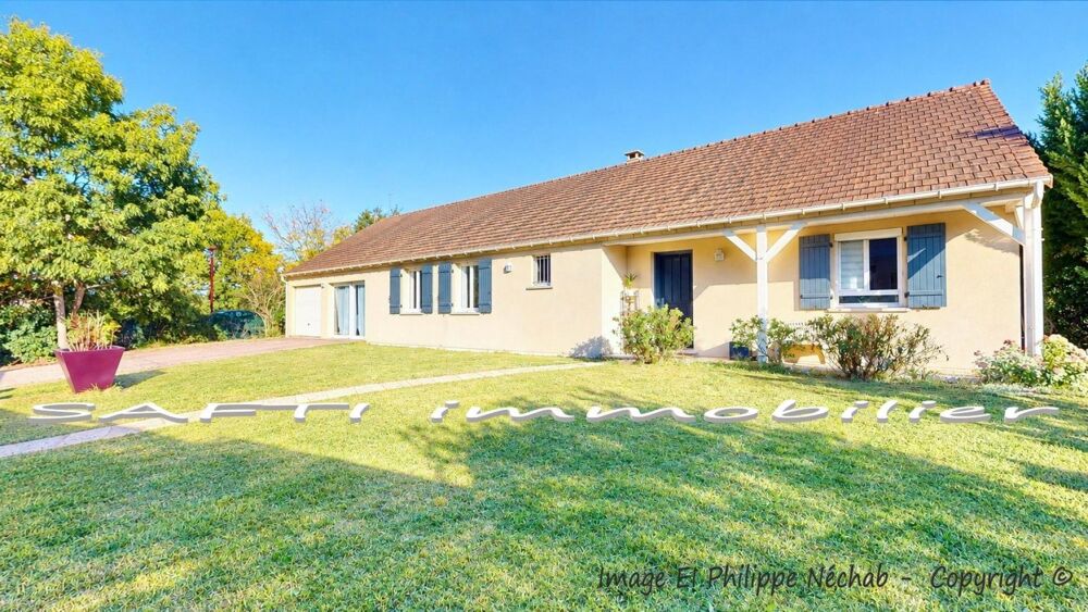 Plain-pied d 140m2 habitables / 3/4 chambres / 800m2 de terrain autour / classe energétique "C" / année de construction : 2006