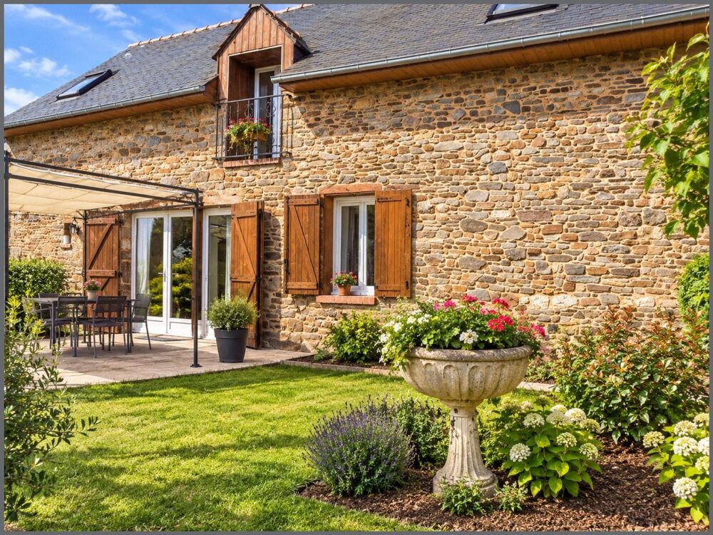 Vente Maison Belle longère en pierres avec studio indépendant à rafraichir, terrain clos, arboré de 1612 m 2. 12 MN de Combourg. Meillac