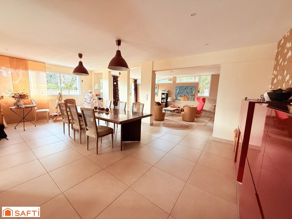Vente Maison SPLENDIDE DEMEURE DE 364 M2 SUR TERRAIN DE 902 M2 A REGUINY Réguiny