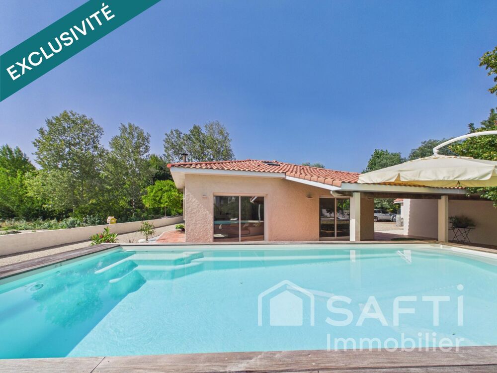 Vente Maison Maison de plain pied de 155 m2, 4 chambres, avec piscine, grand terrain et environnement calme Le taillan-médoc