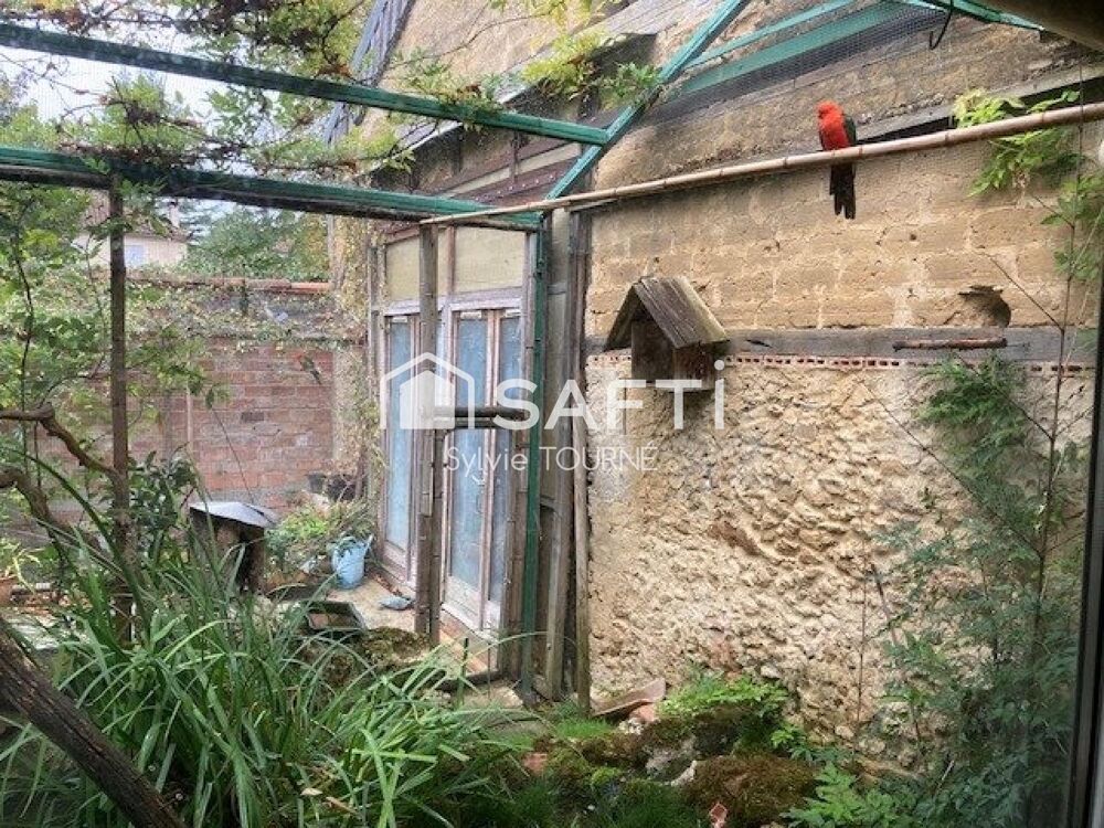 GRAND BATIMENT A RENOVER AVEC APPARTEMENT ATTENANT