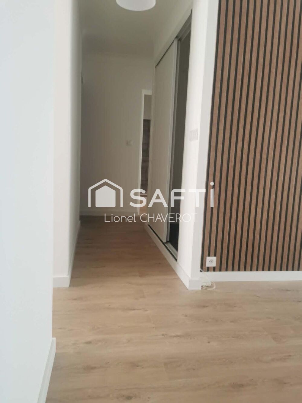 Vente Appartement En plein cœur du centre-ville, découvrez cet appartement de 3 chambres avec garage. Sete
