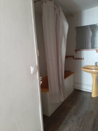  Appartement à louer 5 pièces 139 m²