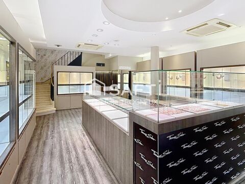 LOCAL COMMERCIAL A LA LOCATION CENTRE VILLE AMIENS 105000 80000 Amiens