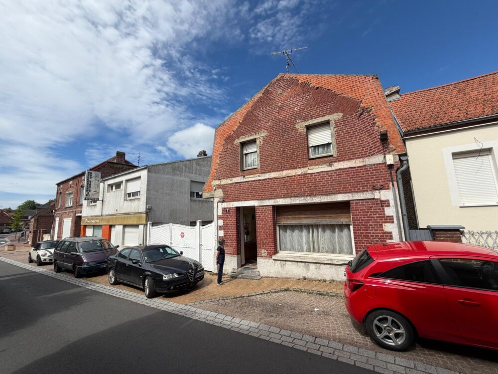 Maison 12 pièces 335 m² · à Avesnes-les-Aubert · 335 m² · 117 000 €