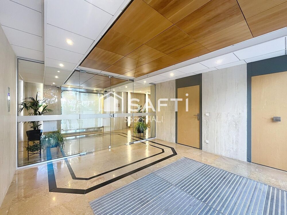 Vente Appartement Au cœur du prestigieux quartier d'affaires de La Défense, élégant studio d'environ 32 m² avec grande terrasse, 9? et dernier éta Courbevoie