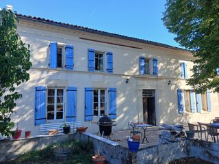 Vente Maison spacieuse charentaise et ses grandes dépendances Perignac