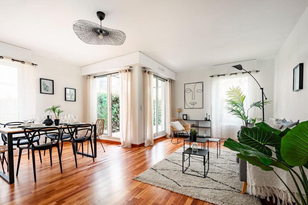 Vente Appartement Barrière du Médoc / Tivoli : appartement T3 de 77 m², avec un grand jardin et une place de parking. Bordeaux