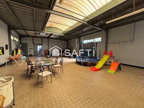   Maison de 160m2, 3 chambres, terrain, et 2 hangars Maison - 6 pice(s) - 160 m